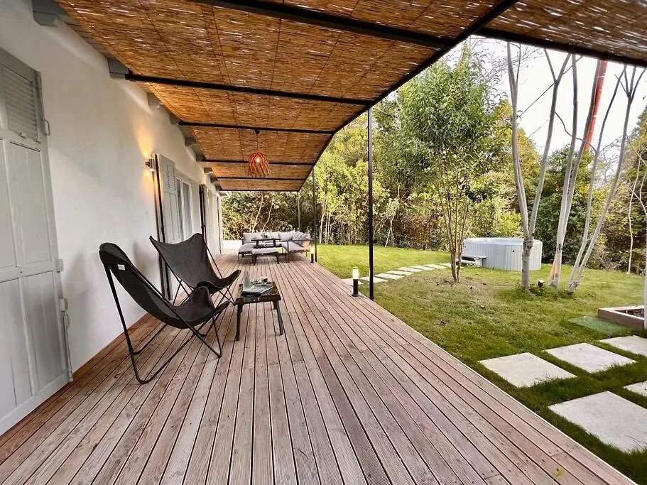 Cottage Chaleureux Avec Jacuzzi En Pleine Nature Grasse France